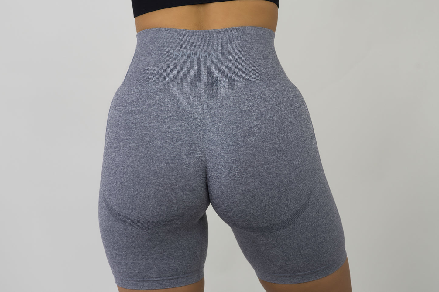 Curve Shorts - Grau